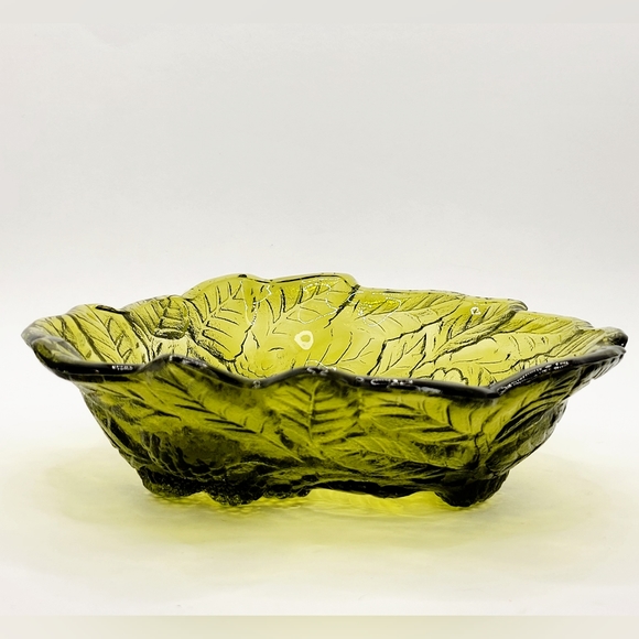 Vintage Indiana Glass Olive Green Loganberry Leaves Art Glass Bowl, Fruit bowl - Picture 2 of 6